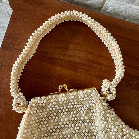 Vintage 1950s Corde Beade Ecru Ornately Circle Patterned Pearl-Like Beaded Bag - Picture 3 of 16